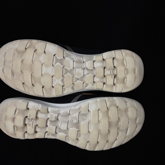 Skechers Navy and Tan Casual Shoes - Picture 6 of 8